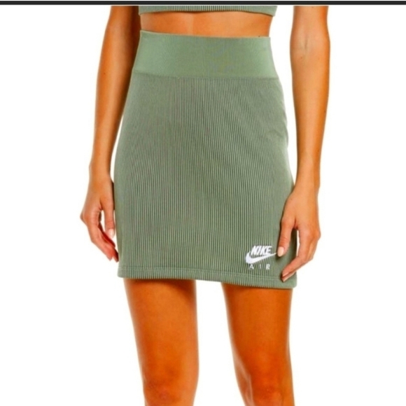 Nike Air Tight Fit Ribbed Mini Skirt Size Large NWT - Picture 2 of 9